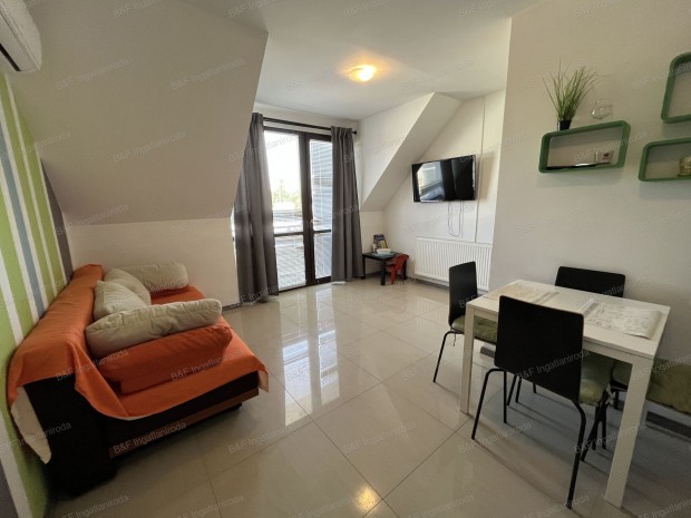 Kiv�l� 37 m2-es lak�s elad� Hajd�szoboszl�n