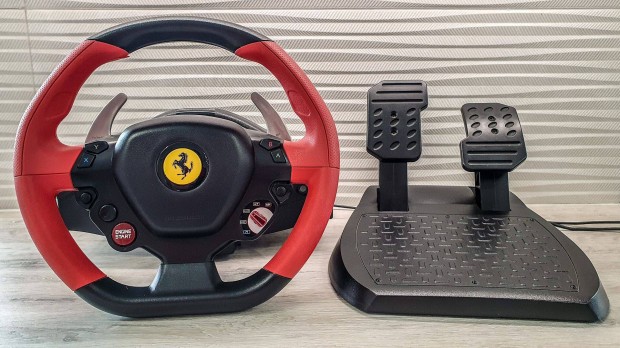 Kivl Thrustmaster Ferrari 458 Spider kormny! Xbox Series, Xbox One