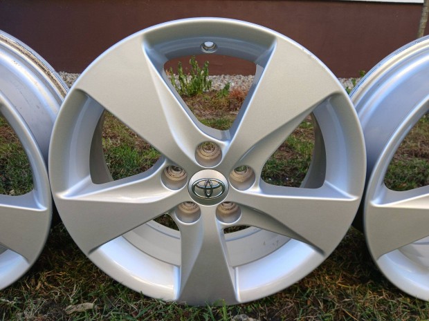 Kivl Toyota Prius Yaris Urban Cruiser alufelni felni 16" 5x100 16