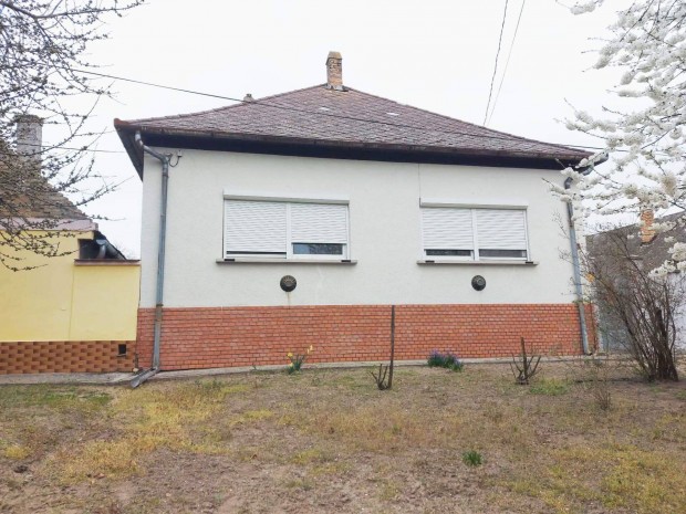 Kiv�l� �llapot� kockah�z elad� Dunaf�ldv�ron!