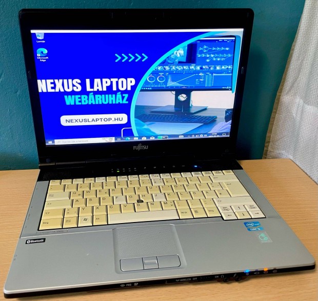 Kivl r! Fujitsu S751 laptop (i5/4GB/160GB) - 1 v garancia