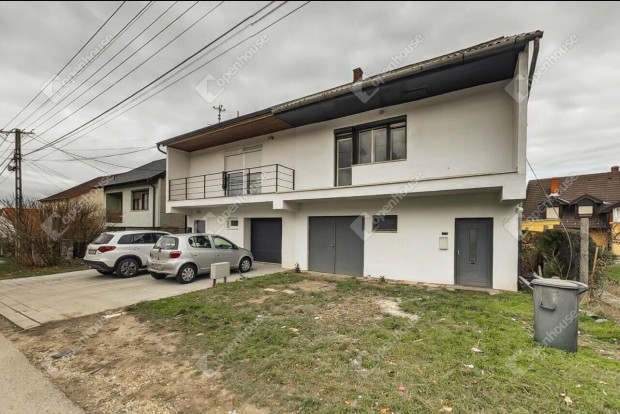 Kiv�l� befektet�s - Elad� ikerh�z Balfon