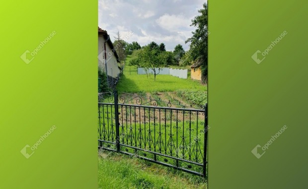 Kiváló elhelyezkedésű beépíthető telek Parád belterületén eladó