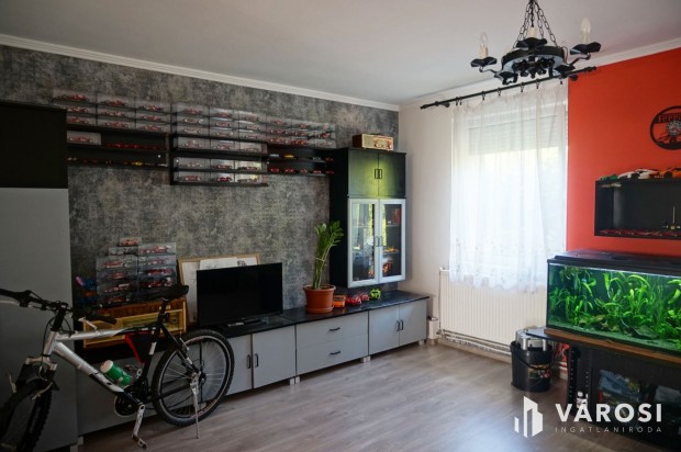 Kiv�l� h�zik�, idilli k�rnyezetben!