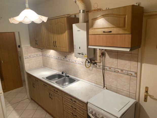 Kiv�l� lehet�s�g Fej�r v�rmegye, Duna�jv�ros Gagarin t�ren!