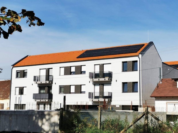 Kiv�l� lok�ci�, igazi �kszerdoboz, �j garzonlak�s