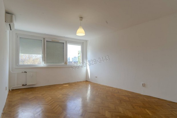 Kiv�l� panel Zugl�ban! 123_mev