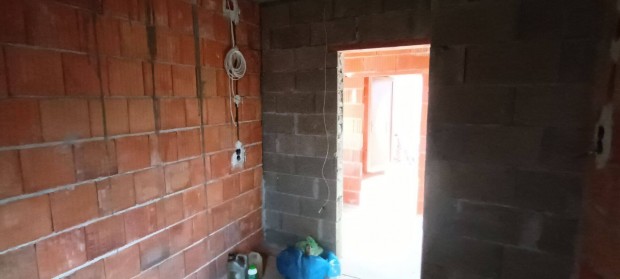 Kiv�teles befektet�si lehet�s�g Szegeden 2 szintes 104 m2 csal�di h�z