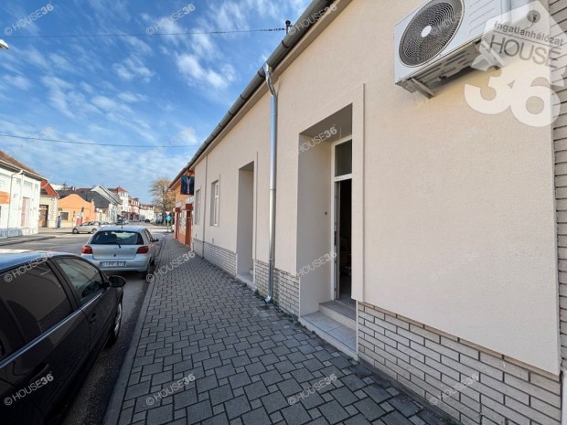 Kiz�r�lag a HOUSE36 k�n�lat�ban, belv�rosi �zlethelyis�g elad�!