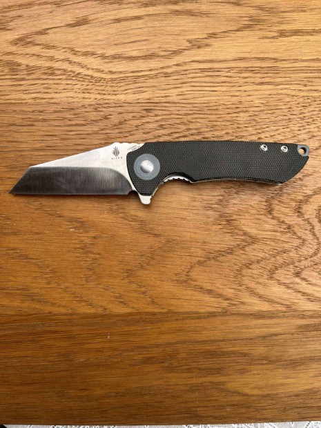 Kizer Critical mini zsebks elad