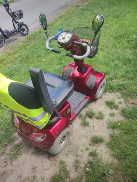 KkSZ 4 rehab kocsi elado.