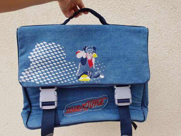 Klasszikus Unisex Iskolatáska