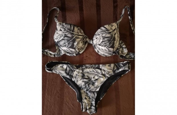 Klasszikus fekete-fehér bikini