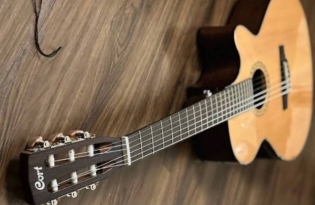 Klasszikus gitár Cort CEC 7 (félakusztikus)