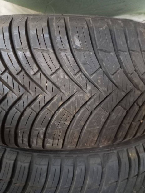 Kleber 205/55 17-es négyévszakos abroncsok 6,5mm