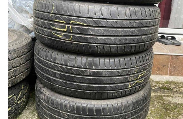 Kleber Dynaxer 215/60/R16 0320 Ny�ri