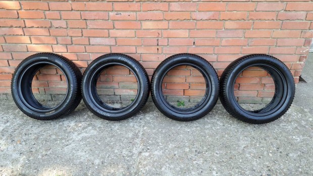 Kleber Krisalp HP3 205/55R17 téligumi