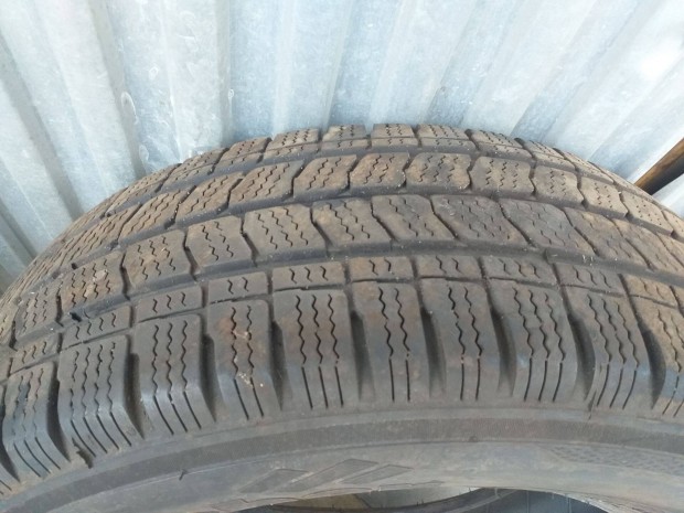 Kleber Transalp 225/65R 16C gumi elad!