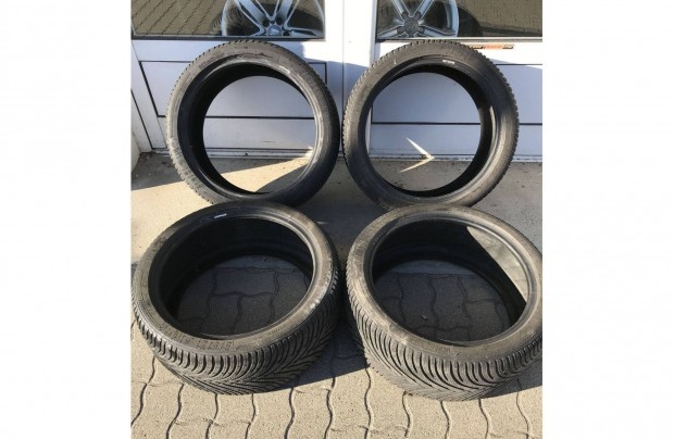 Kleber tli gumi szett ( jszer) 235/40R18