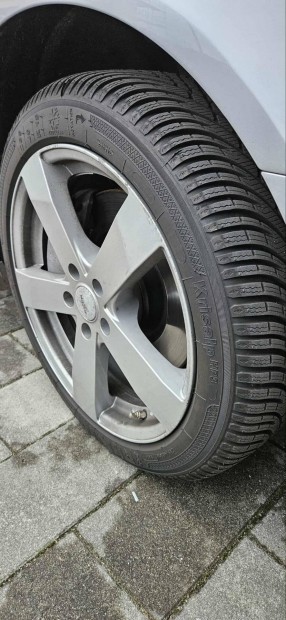 Kleber tli gumik felnivel.