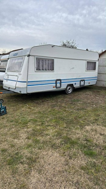 Knaus 490 lak�kocsi elad� osztr�k okm�nyokkal forgalomba helyez�sre