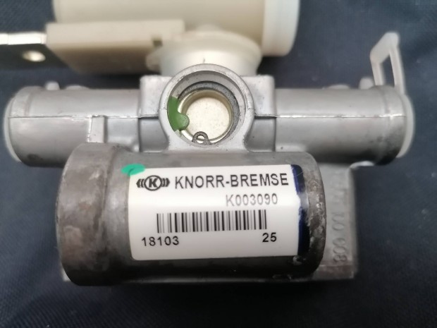 Knorr Bremse koo3090 t�pus� leveg�s szintez� szelep 