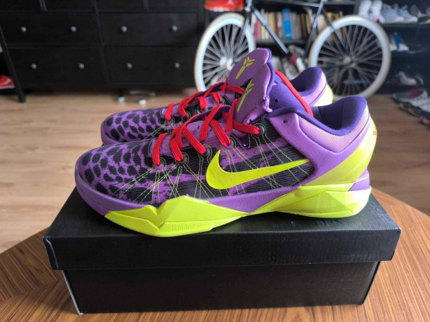 Kobe 7 Christmas - 44