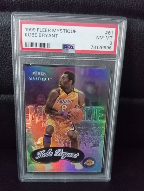 Kobe Bryant bevizsgált NBA kártya