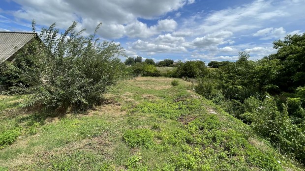 Kocs,  �p�t�si telek elad�