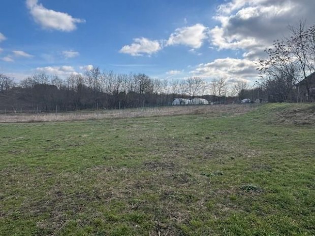 Kocs,  �p�t�si telek elad�