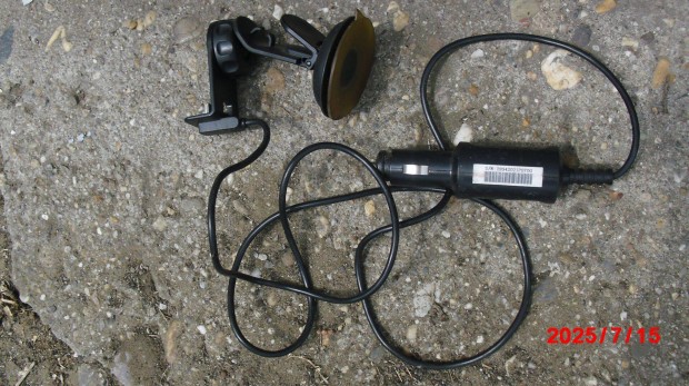 Kocsi szivargyújtóról tapadókorongos USB-aljzat eladó Debrecenben