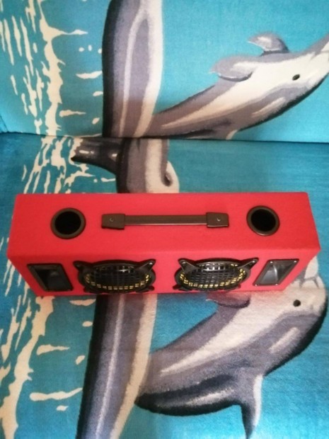 Kocsiba teljes hangosts