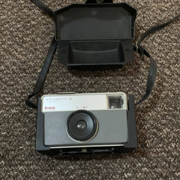 Kodak Instamatic 32