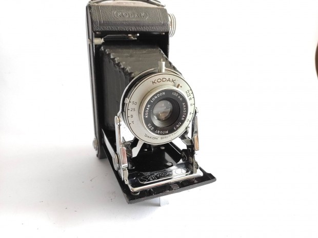 Kodak Six-20 Model A - Art Deco