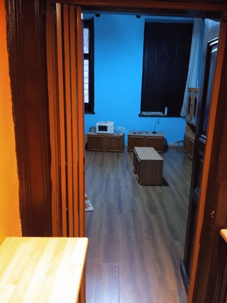 Kod�ly K�r�ndn�l fel�j�tand� garzon tulajdonost�l!