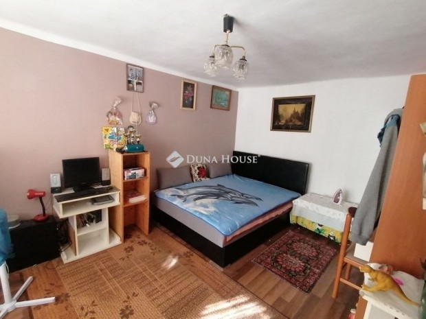 K�k�ny csendes utc�j�ban 98m2-es 3 szob�s csal�di h�z