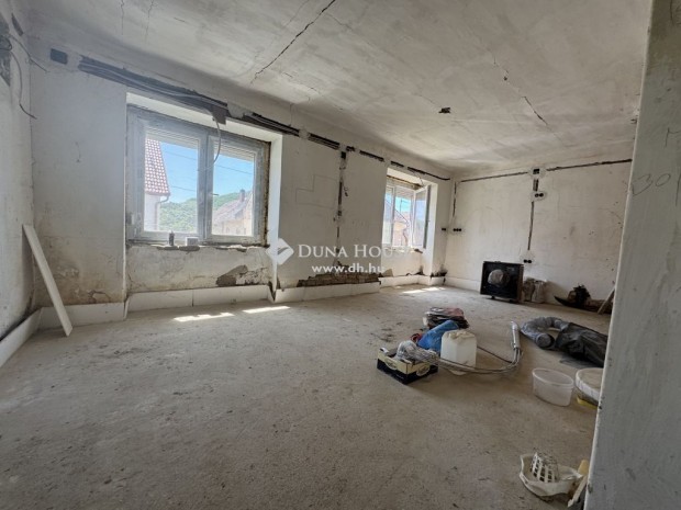 K�lesdi 134 nm-es h�z elad�