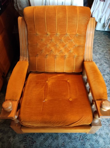 Kolóniál Sarok ülőgarnitúra fotel és puff sürgősen áron alul.