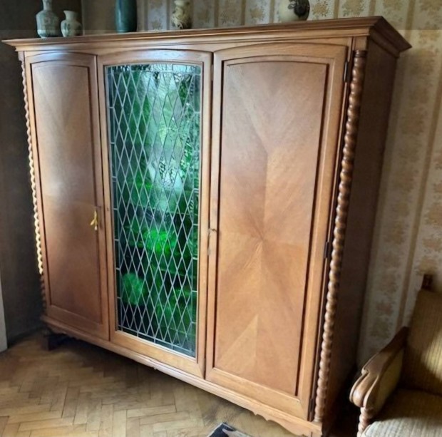 Koloniál gardrób koloniál ruhásszekrény
