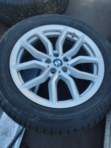 Költözne BMW X5 téli gumi felnivel Eredeti