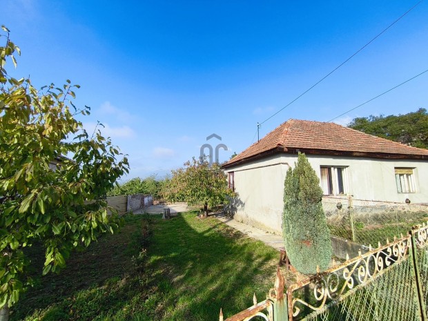 K�lt�zz�n Domoszl�ra! 3 szob�s h�z v�rja �j tulajdonos�t Heves megy�be