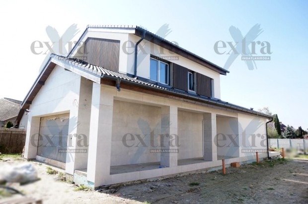 K�lt�zz�n �jszegedre csal�dj�val!