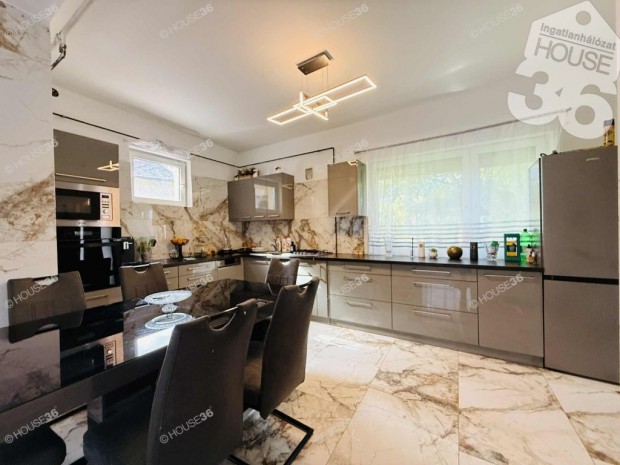 K�lt�zz�n �lmai otthon�ba - Izs�kon!