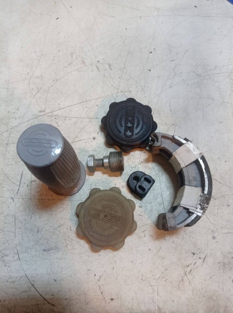 Komár1 komár 1 alkatrészek egyben eladó