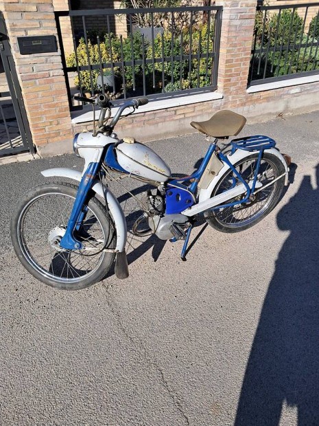 Komár 1-es vázat keresek
