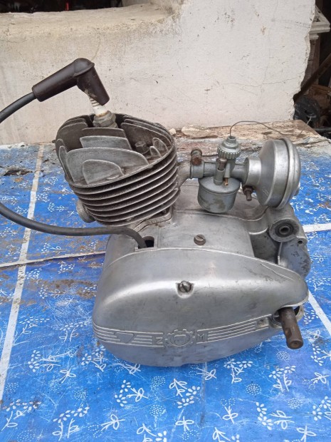 Komr 1 motor