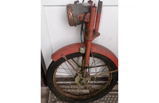 Kom�r Romet alkatr�szek ker�k l�mpa l�ncker�k km �ra