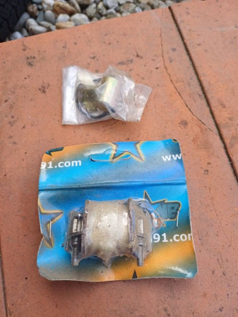 Kom�r-Romet gy�jt� tekercs-kondenz�tor.