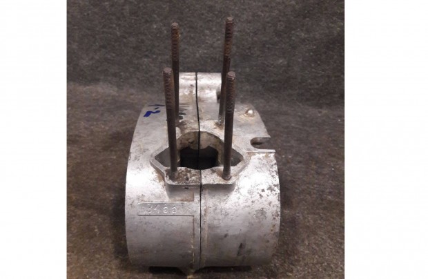 Komar blokk k�z�p p�r