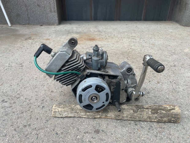 Kom�r kismotor alkatr�szek